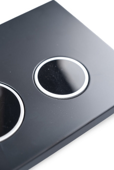 Клавиша АНИ Пласт для системы скрытой установки унитаза черная матовая, обод сатин, клавиша черный глянец WP2343G