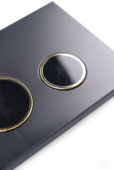 Клавиша АНИ Пласт для системы скрытой установки унитаза черная матовая, обод золото, клавиша черный глянец WP2353G